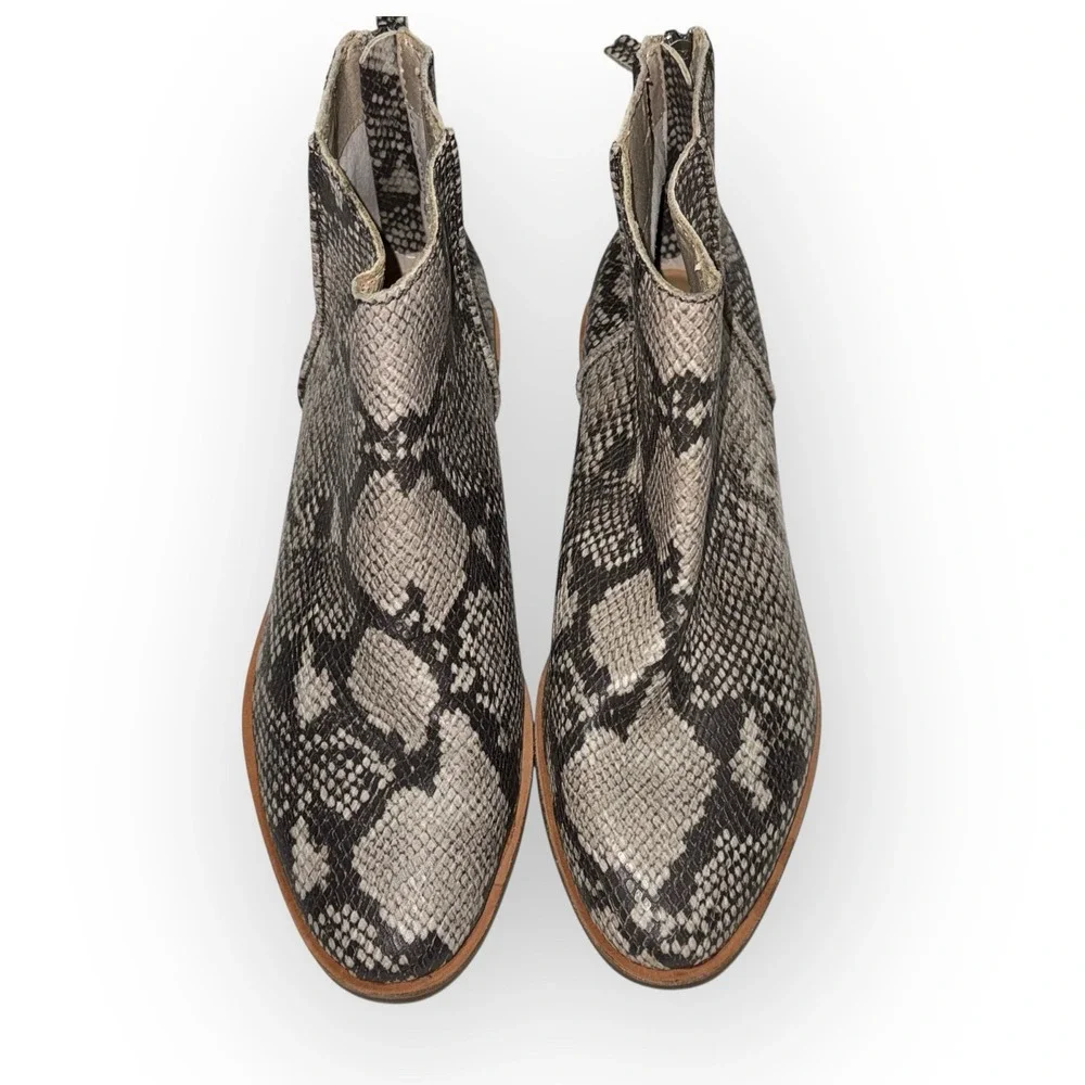 Dolce Vita Women's Tavin Ankle Boot Size‎ 9M Snake Print Faux Leather Zip Back